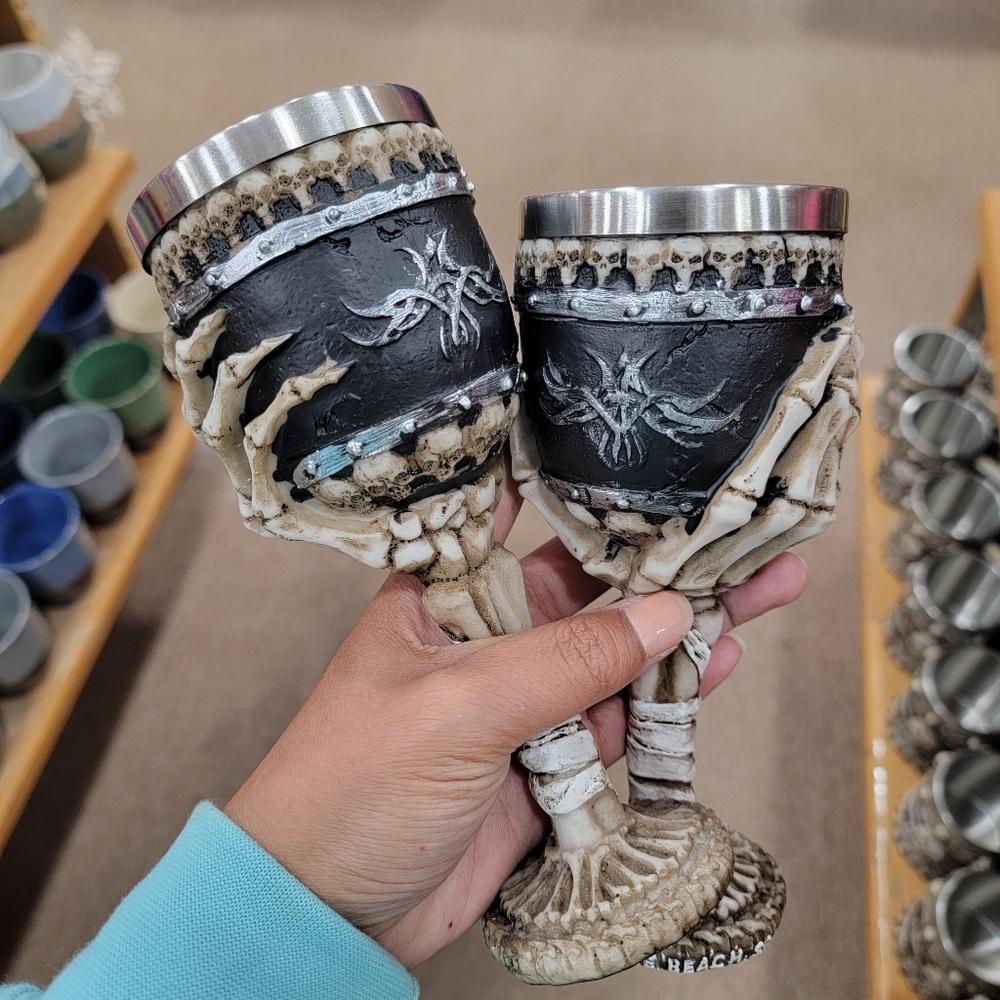 👻Final Price!! 2pcs Goblet Skeleton Hand Goblets, Drinkware Decor Gifting
